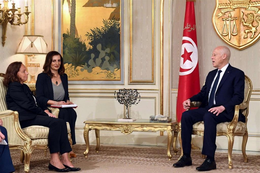 Il ministro dell'Interno Luciana Lamorgese con il presidente della Tunisia, Kais Saied