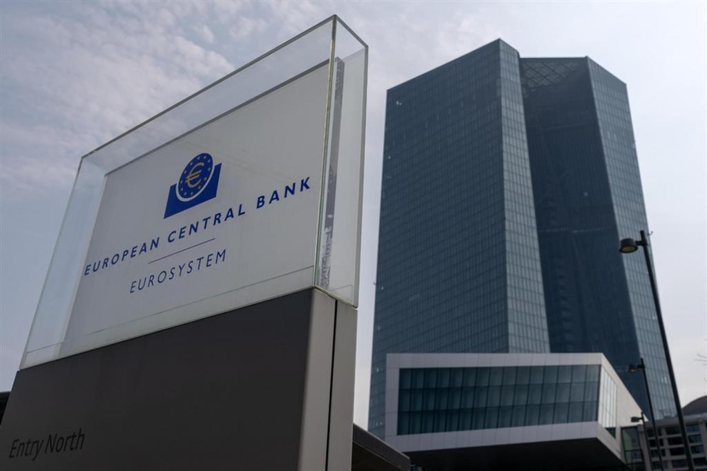 «I Trattati non consentono a Bce di cancellare debito». C'è da fare