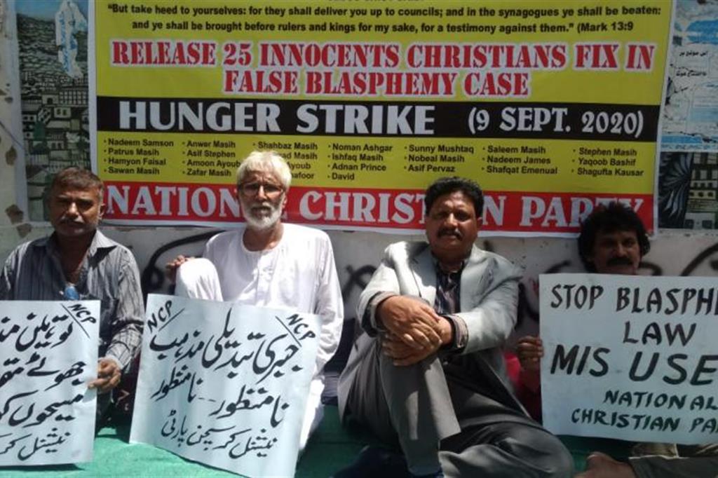 La protesta del National Christian Party di Karachi
