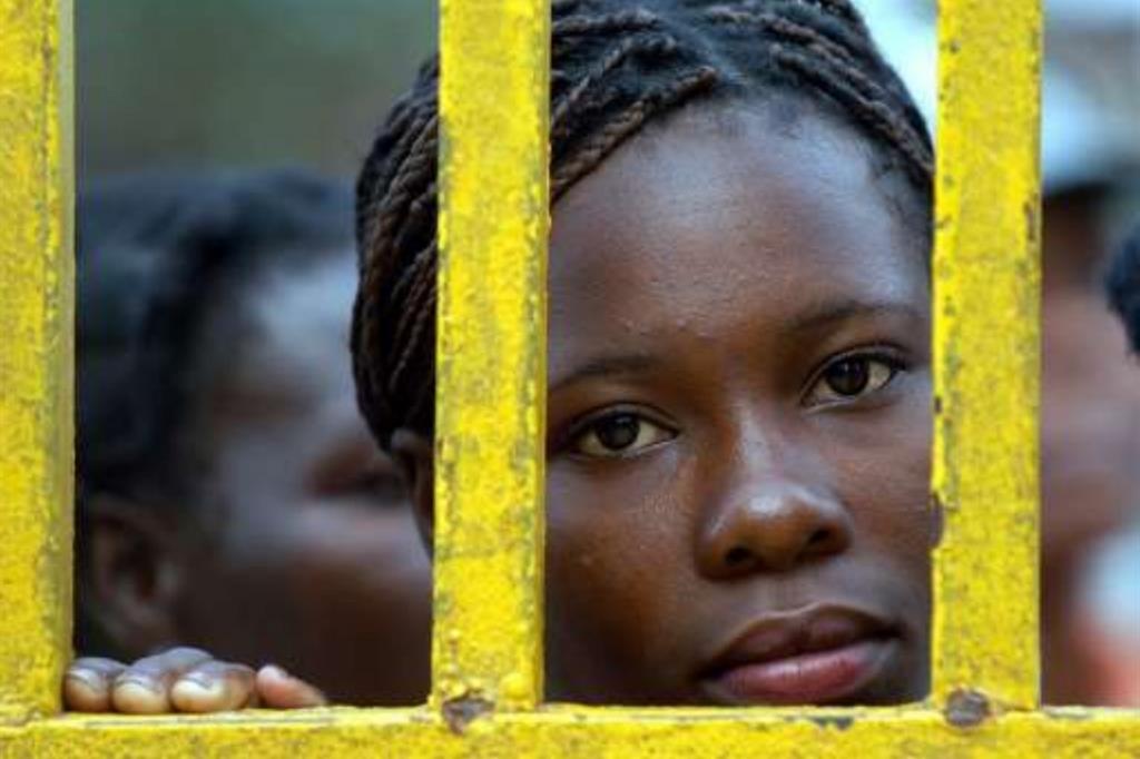 Una ragazzina fermata e imprigionata a Dajabón, in attesa di essere rimpatriata ad Haiti
