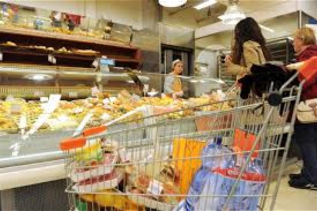 Allarme rosso sui consumi: si rischia crollo del 10%