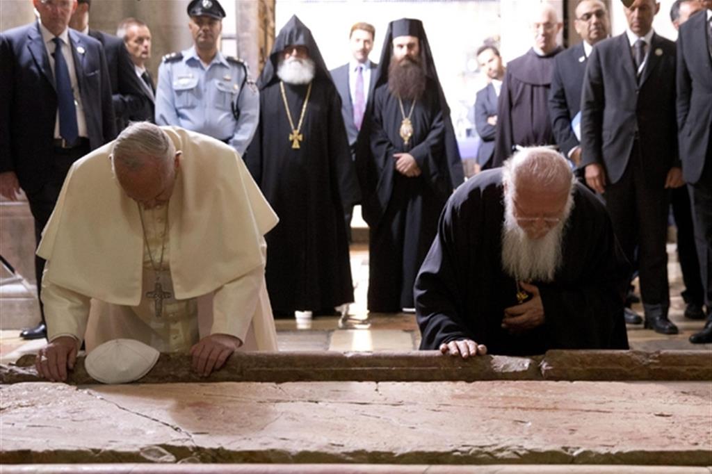 Papa Francesco e il patriarca Bartolomeo al Santo Sepolcro