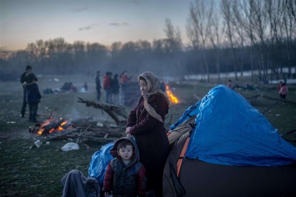 Migranti a Edirne Tuchia) in attesa di passare in Grecia