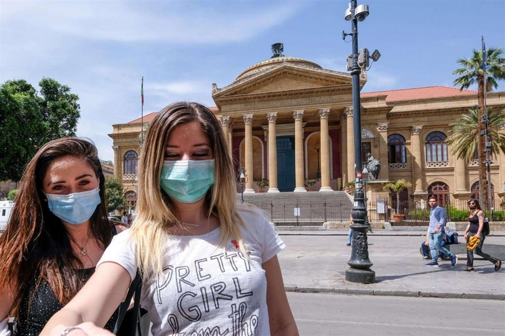 Mascherine in centro a Palermo: da mercoledì saranno obbligatorie