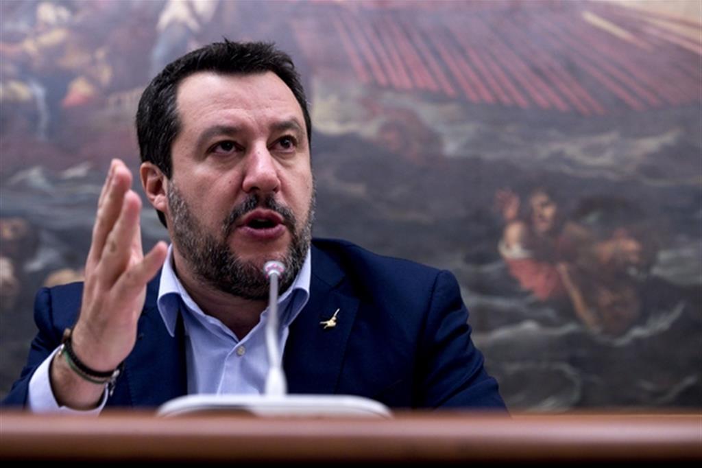 Caso Gregoretti, Salvini coinvolge tutto il governo