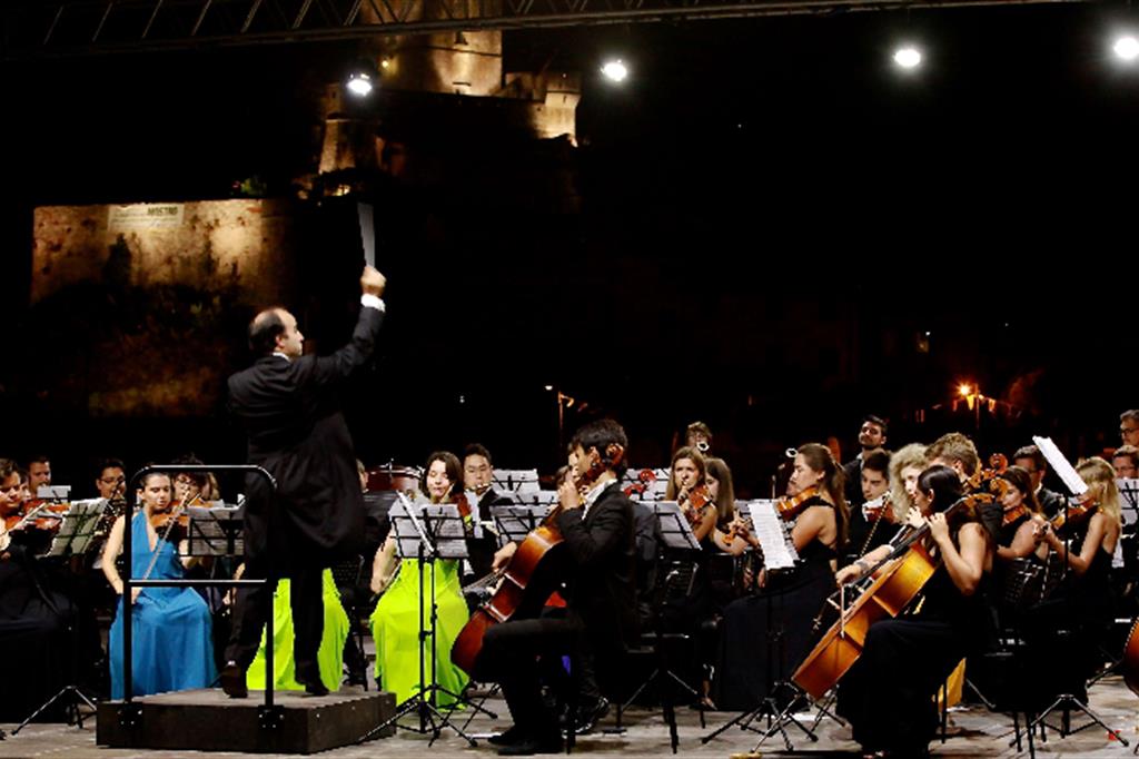 Il maestro Gianluca Marcianò dirige al Lerici Music Festival