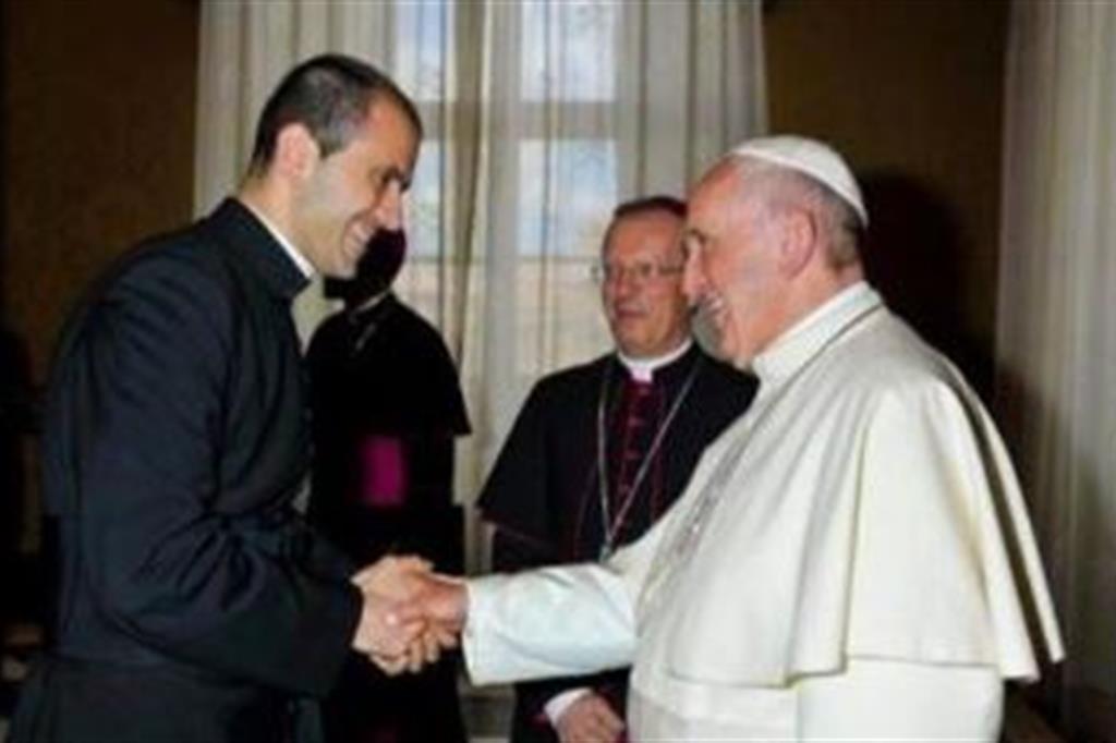 Papa Francesco con don Fabio Salerno