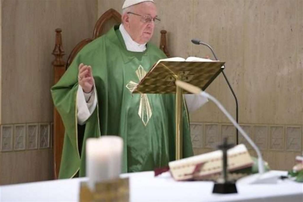 Il Papa: l'autorità non è comando, ma coerenza e testimonianza