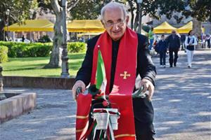Don Peppe Branchesi, il prete della gioia campione del mondo di volley