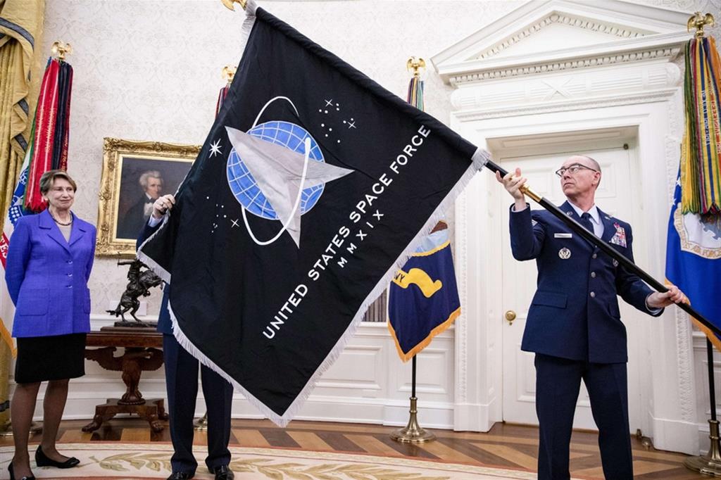 La nuova bandiera è stata presentata alla Casa Bianca