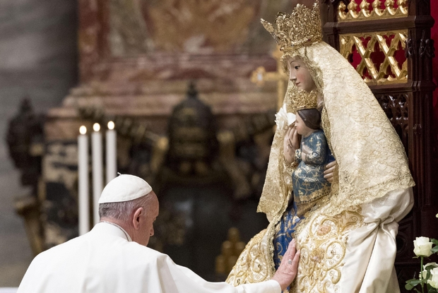 Il Papa Affida L Italia E Il Mondo Alla Protezione Di Maria