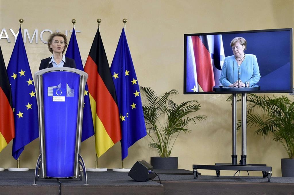 La conferenza stampa di Ursula von der Layen e di Angela Merkel