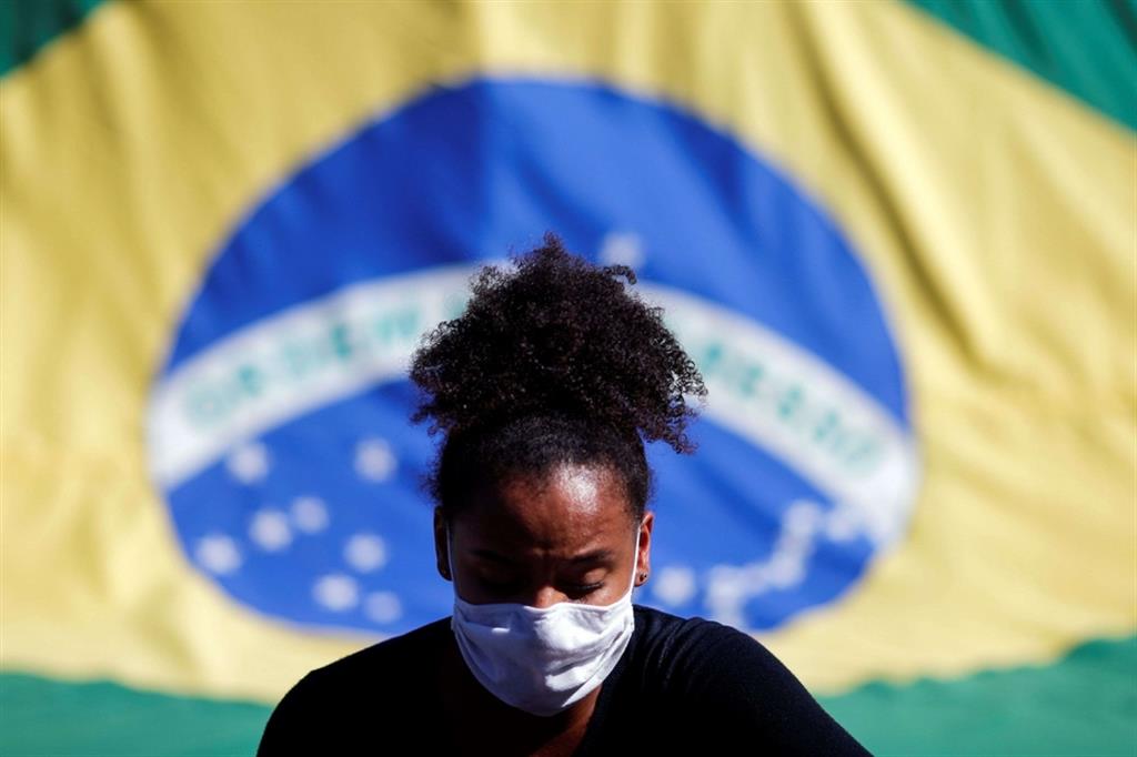 Brasile, contagio e protesta. Il virus uccide in Perù, India e Pakistan
