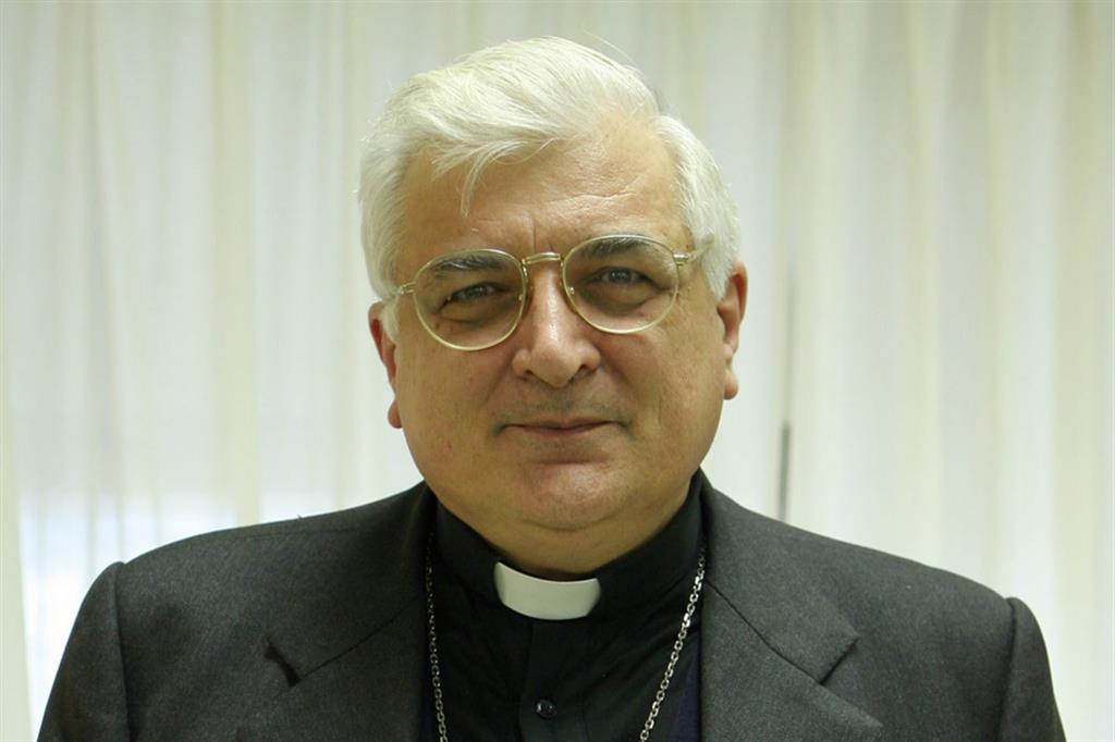 Il vescovo Vincenza Apicella
