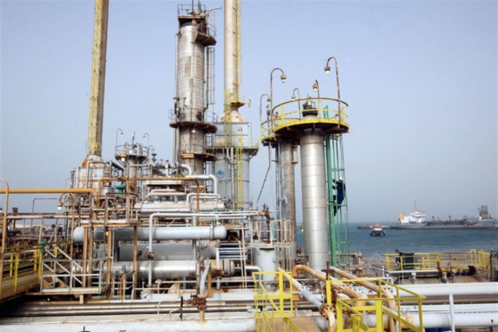 Il generale Khalifa Haftar ha deciso di bloccare le esportazioni di petrolio