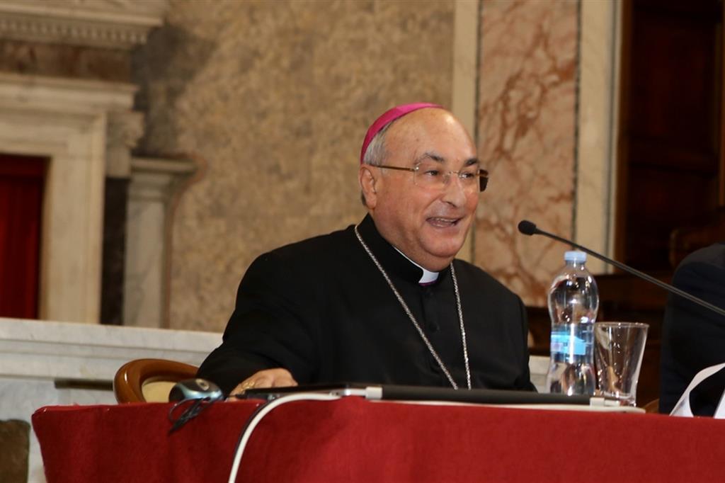 Il vescovo di Caserta D'Alise in un recente convegno