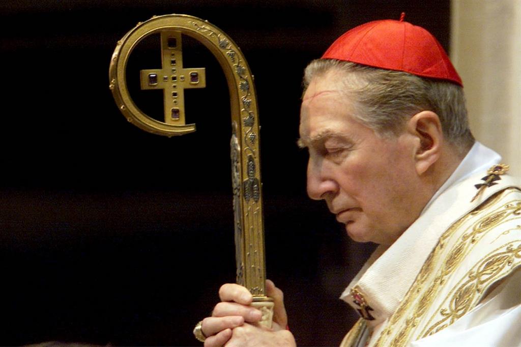 Il cardinale Carlo Maria Martini in preghiera