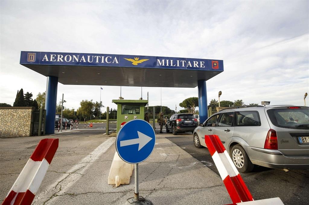 L'aeroporto militare di Pratica di Mare, a sud di Roma