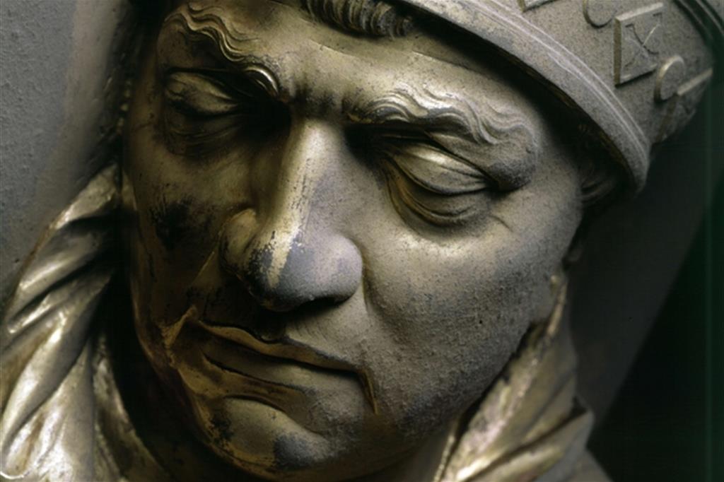 Firenze, Battistero di San Giovanni, particolare del monumento funebre a Baldassarre Cossa, l’antipapa Giovanni XXIII, realizzato da Donatello e Michelozzo (1426-1427)