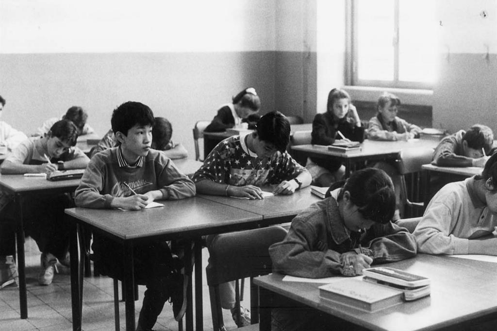 Bambini cinesi in una scuola italiana