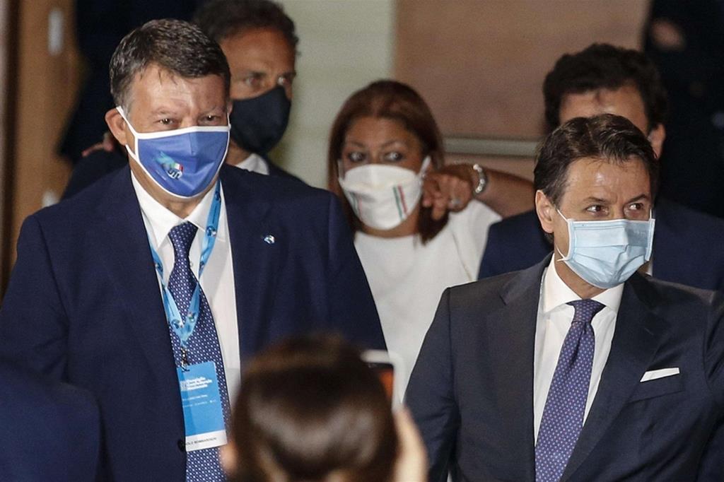 Il premier Giuseppe Conte con il neo eletto segretario della Uil Pierpaolo Bombardieri