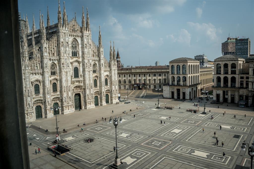 Milano: piazza Duomo durante la quarantena