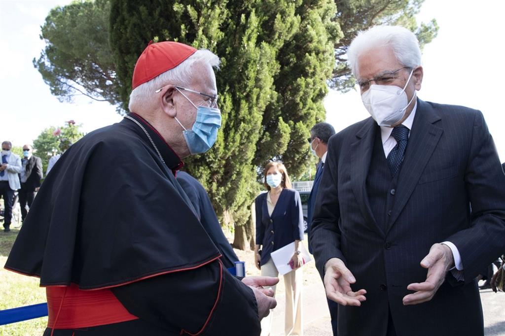 Il presidente Mattarella con il cardinale Gualtiero Bassetti