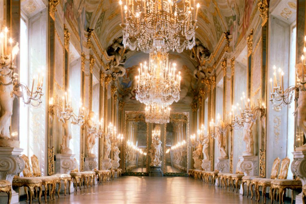 La galleria di Palazzo Reale a Genova