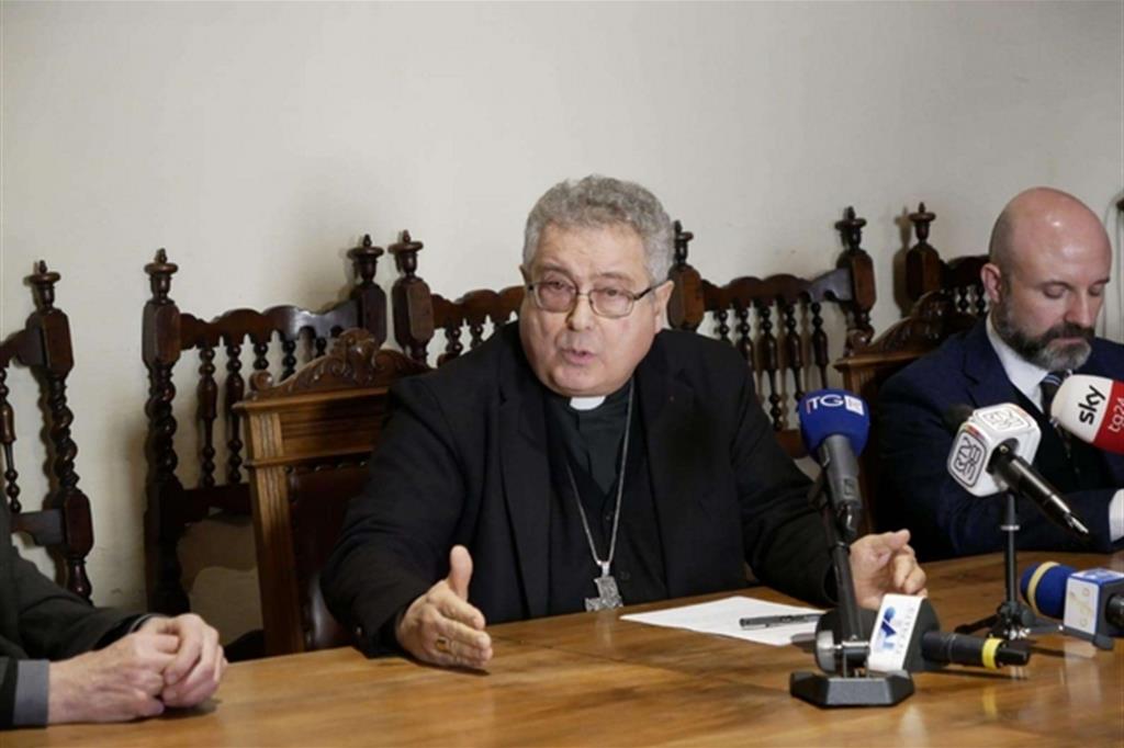 La conferenza stampa del vescovo Nerbini