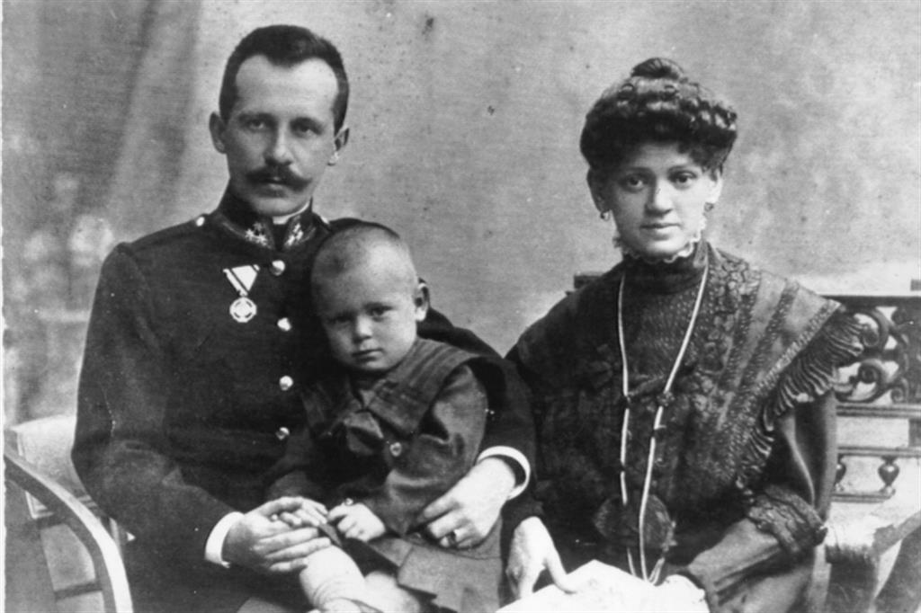 I genitori di san Giovanni Paolo II, Karol ed Emilia Wojtyla, con il piccolo Karol