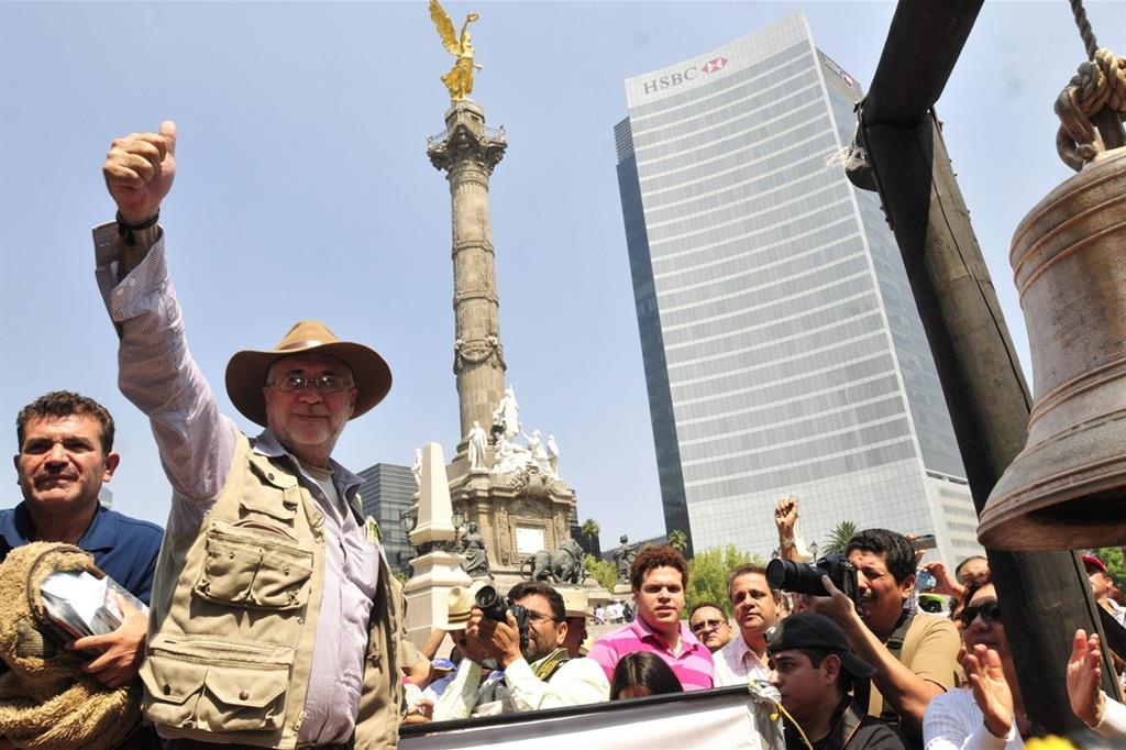 Javier Sicilia durante una precedente marcia per la pace in Messico