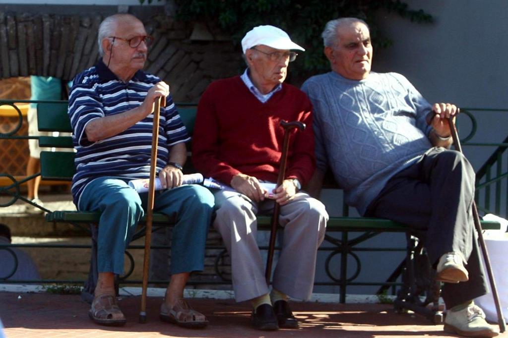 Italia sempre più vecchia, l'età media sale a 45 anni