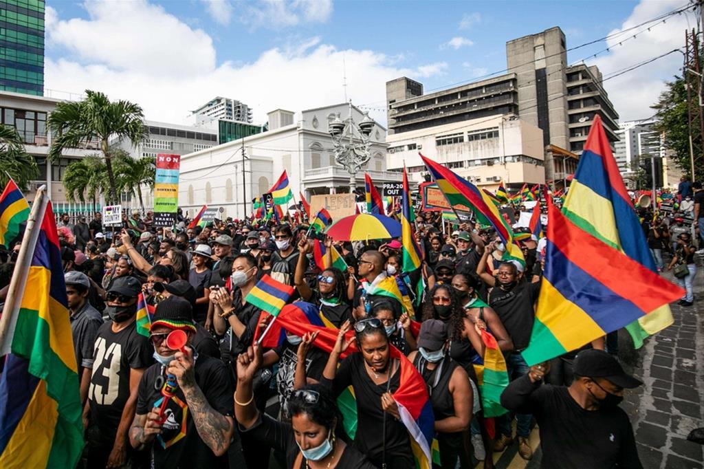 l corteo di protesta a Port Loius, capitale di Mauritius