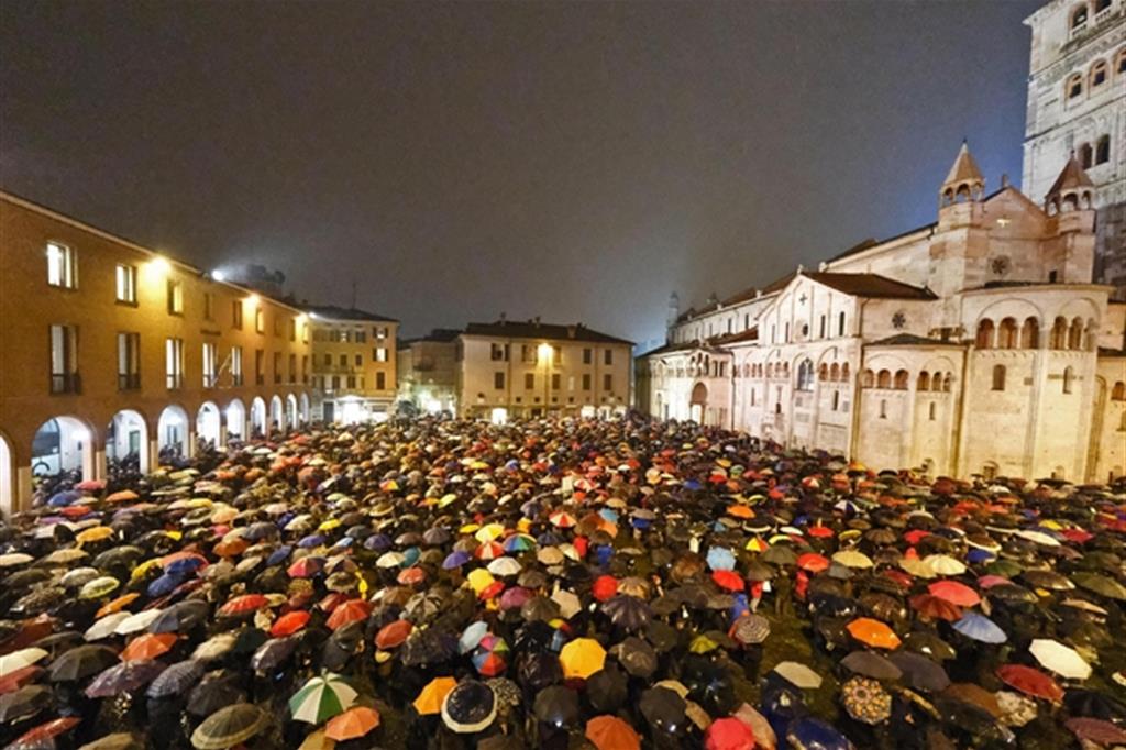 Una manifestazione delle Sardine a Modena nel novembre scorso