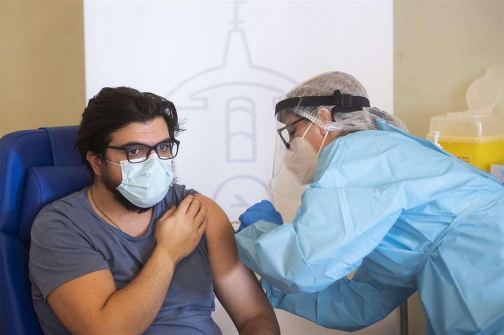 Vaccinazione del personale dell'Ospedale San Giovanni Addolorata di Roma