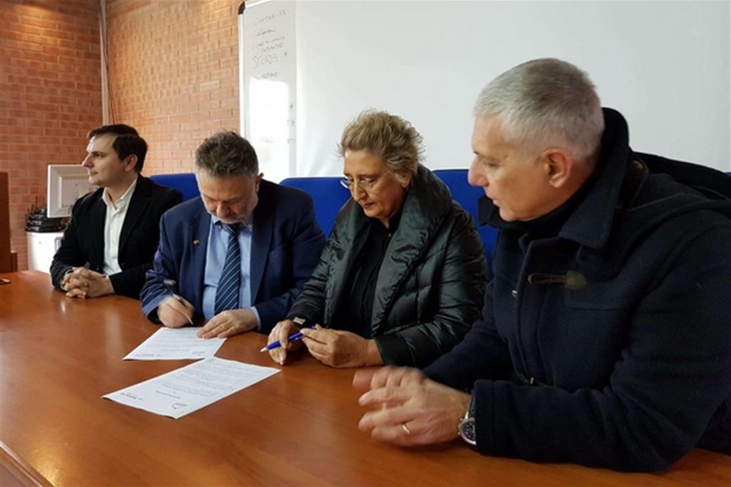 La firma del protocollo d'intesa all'Università di Salerno