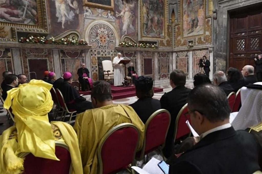 Il discorso del Papa al corpo diplomatico