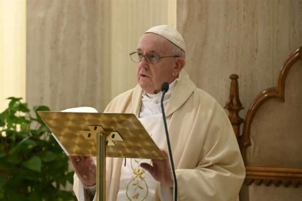 Il Papa: si trovino soluzioni a favore dei popoli, non del denaro