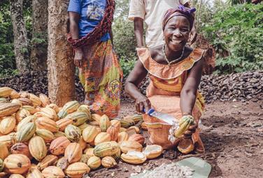 Alzare il prezzo del cacao per aiutare gli agricoltori