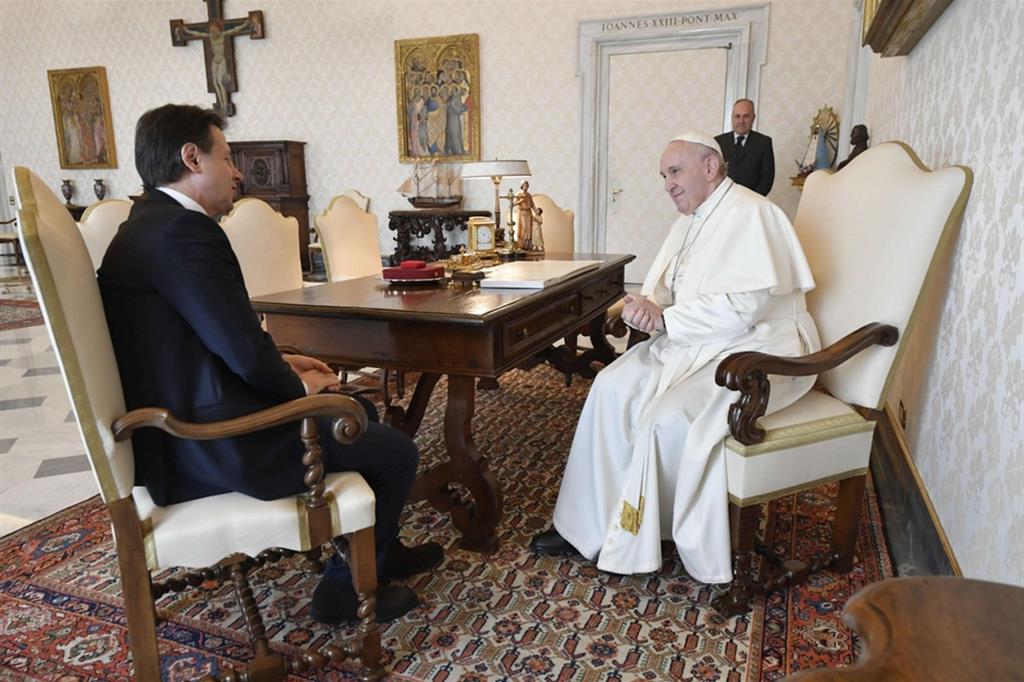 Papa Francesco riceve in udienza il premier Giuseppe Conte