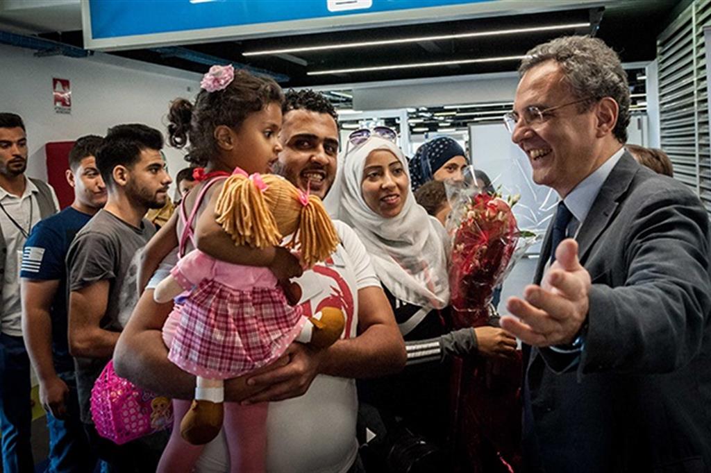 La famiglia siriana accolta in aeroporto al suo arrivo in Italia