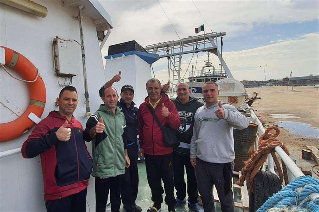 Liberi i pescatori italiani sequestrati in Libia da oltre 100 giorni