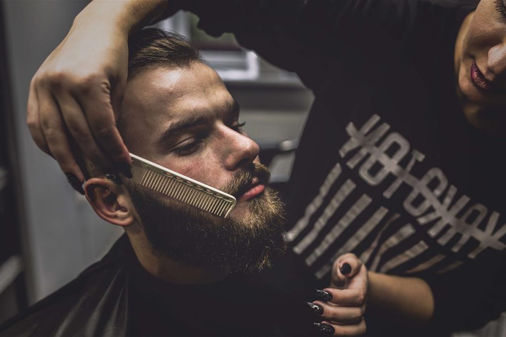 Il servizio di taglio e cura di barba e baffi, tra le novità del paniere Istat