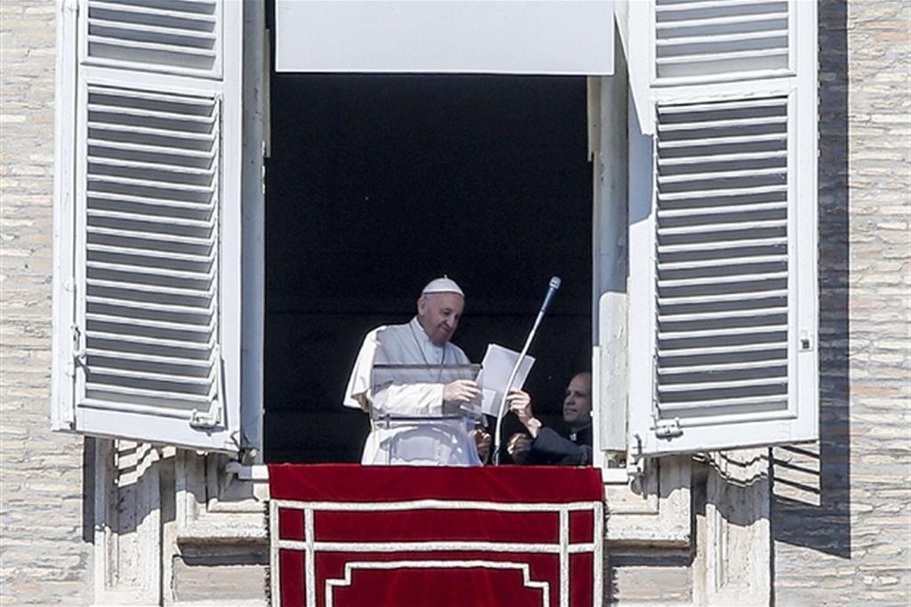 Il Papa: chi fa la guerra non sa dominare le proprie passioni