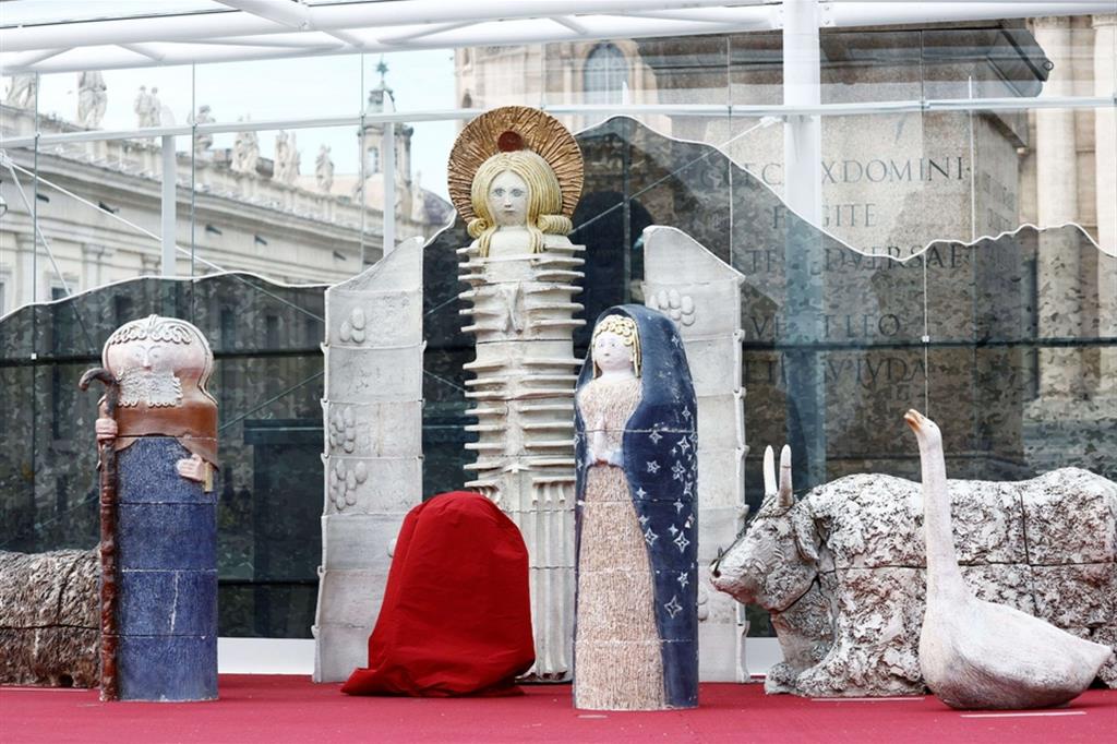 Il presepe dell'Istituto d'arte abruzzese "Grue" in piazza San Pietro