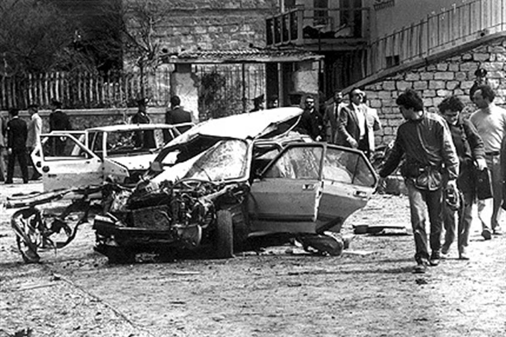 2/4/1985: Barbara Asta e i suoi due bimbi Giuseppe e Salvatore muoiono in un attentato che era diretto contro il giudice Carlo Palermo, lungo il tratto stradale Pizzolungo-Trapani