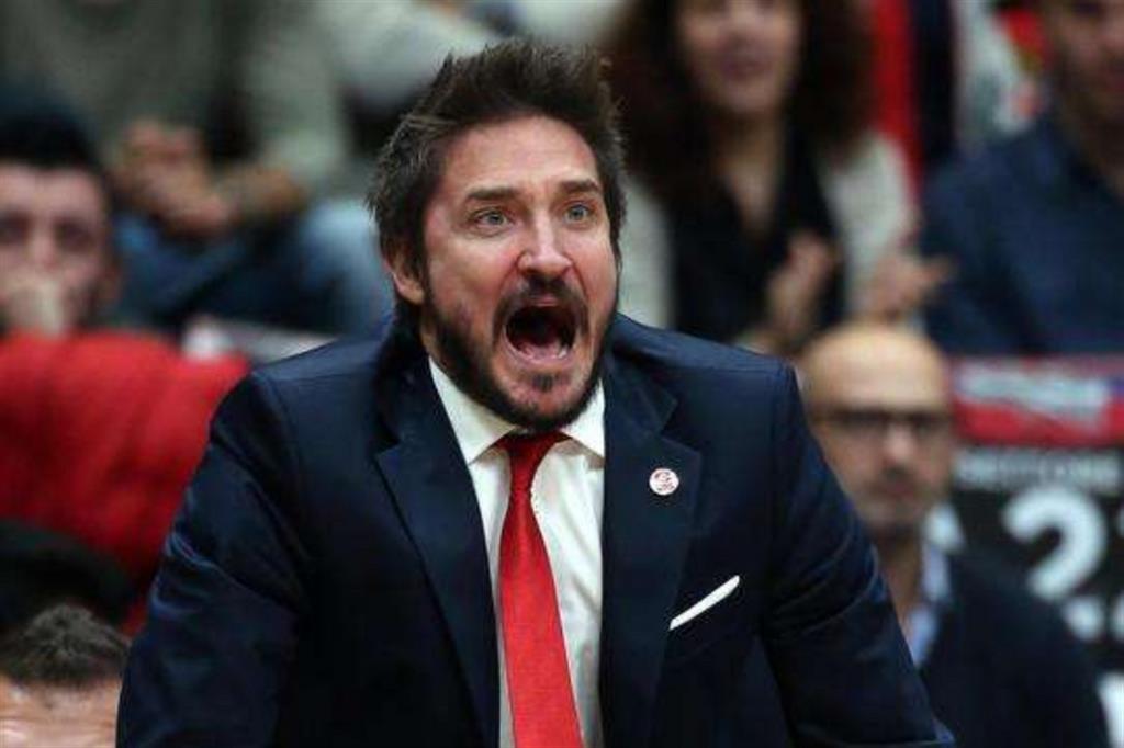 Gianmarco Pozzecco, 48 anni, oggi allenatore della Dinamo Sassari