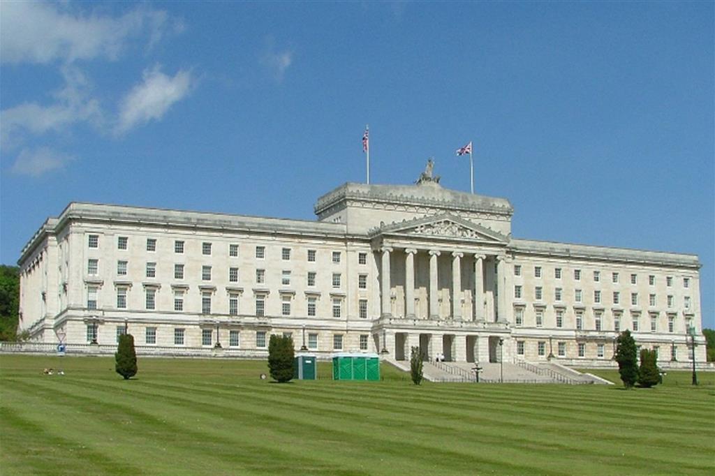 Il Parlamento di Belfast, "scavalcato" da quello britannico
