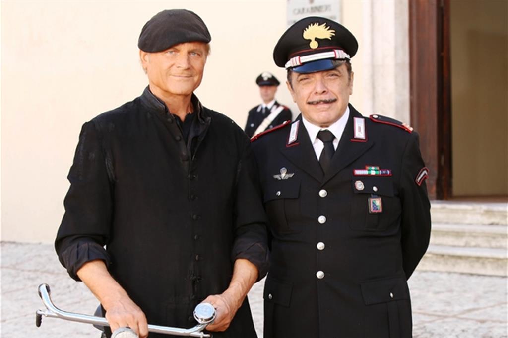 Terence Hill e Nino Frassica in "Don Matteo"