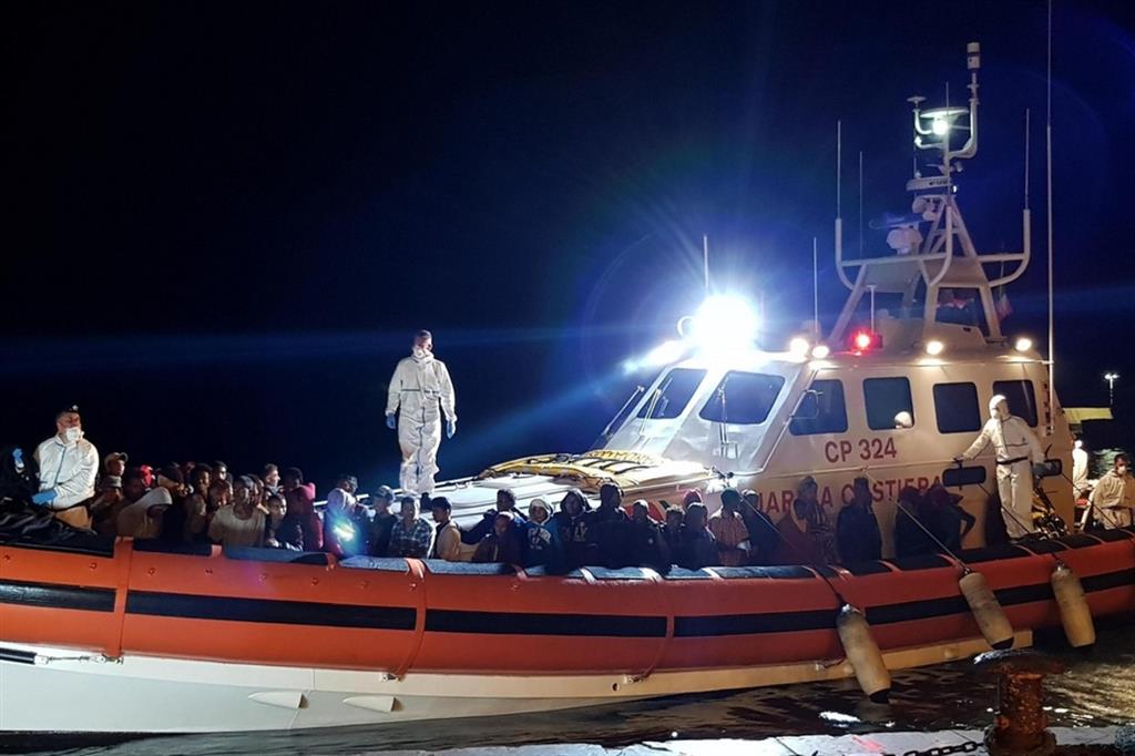 In Italia i 27 respinti da Malta. C'è il sì del Viminale a Mediterranea